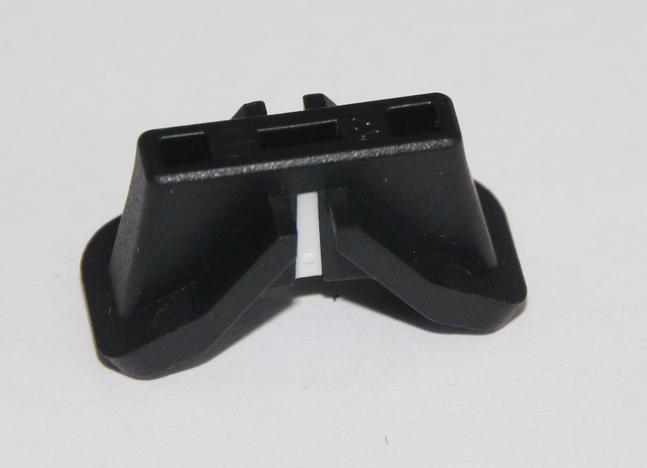 2040620 -  UNIVERSAL FADER CAP